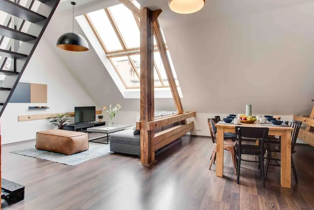 Unique City Centre Duplex, Roof Top Terrace, Prague Castle View Apartment