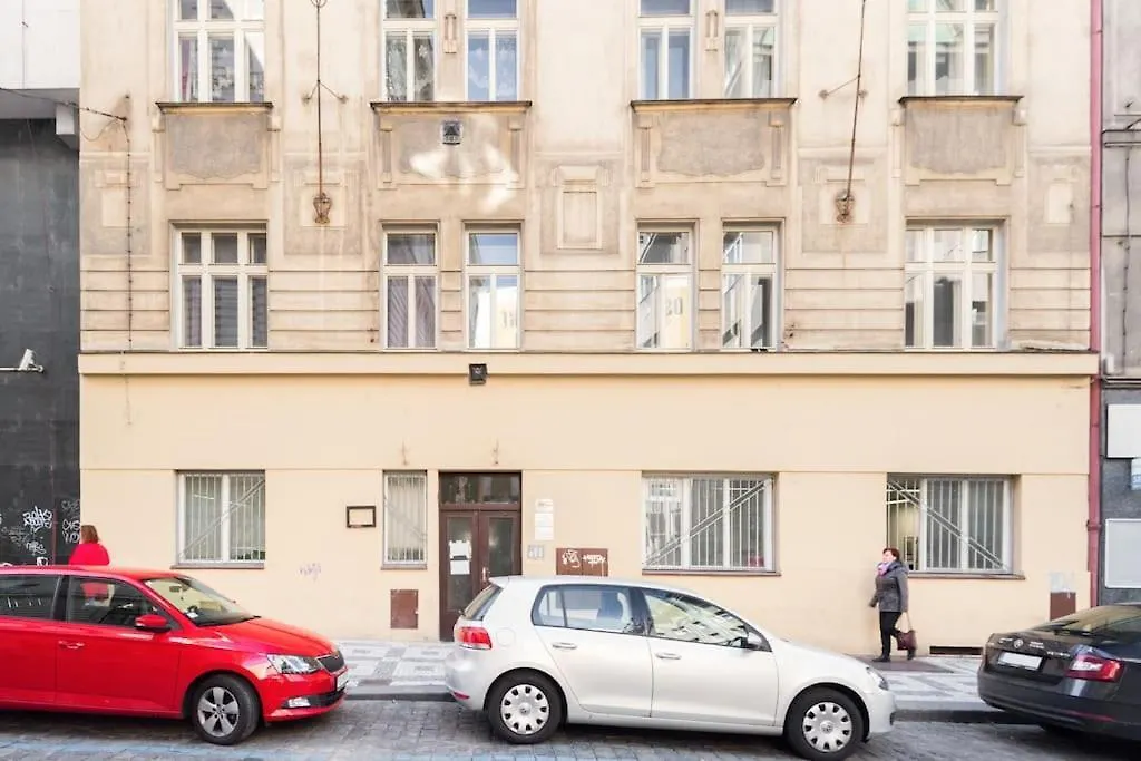 Unique City Centre Duplex, Roof Top Terrace, Prague Castle View Apartment Czech Republic