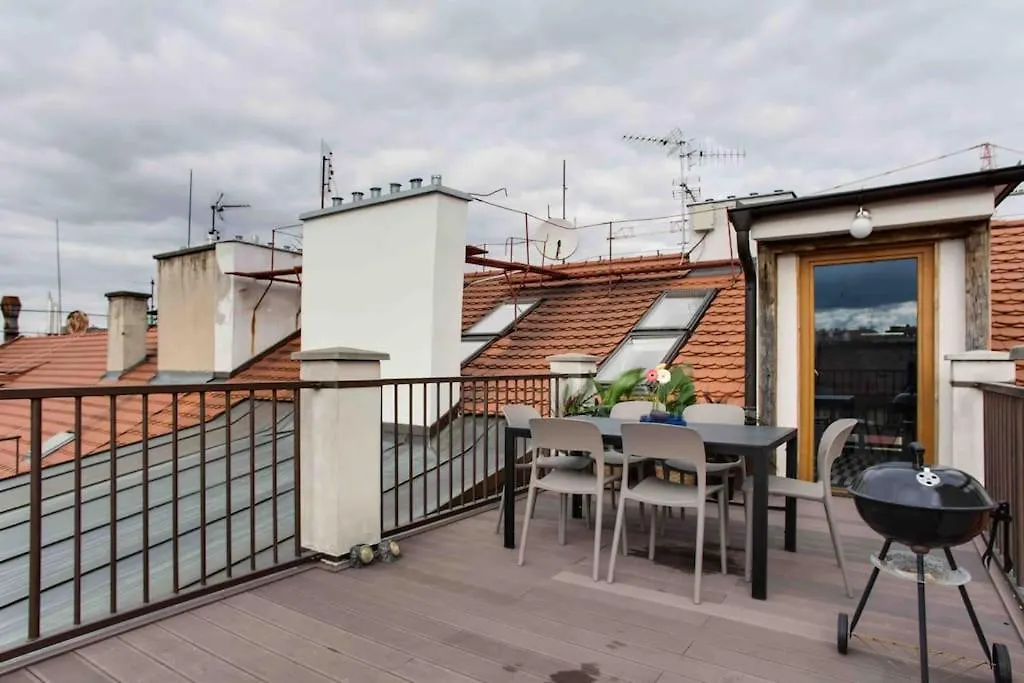 Unique City Centre Duplex, Roof Top Terrace, Prague Castle View Apartment