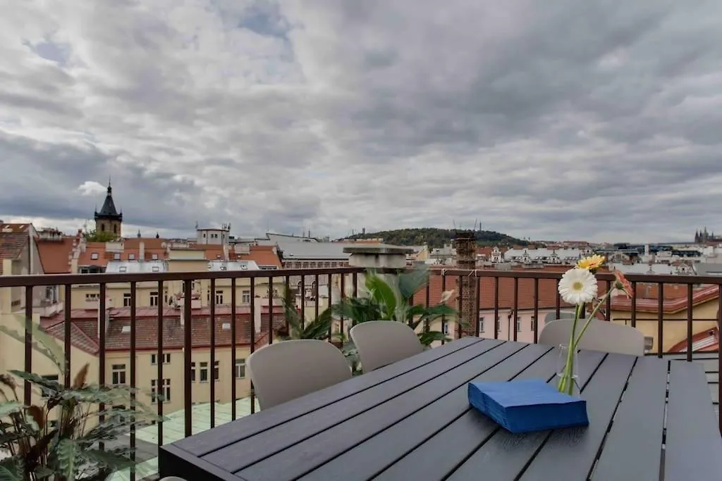 Unique City Centre Duplex, Roof Top Terrace, Prague Castle View Apartment
